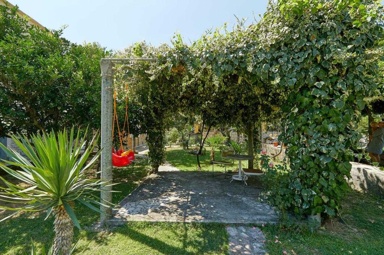 Mediterranean Holiday House & Apartments コトル エクステリア 写真