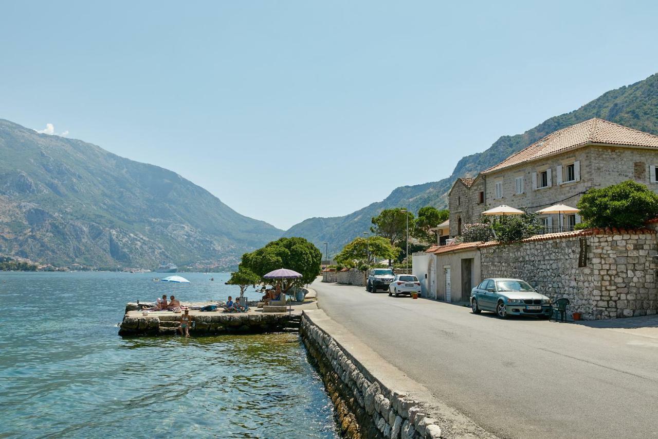 Mediterranean Holiday House & Apartments コトル エクステリア 写真