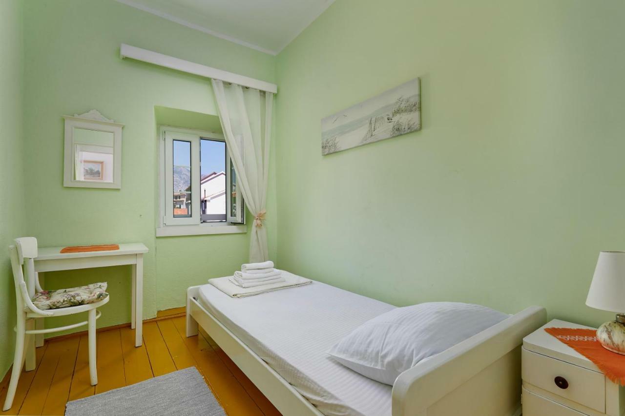 Mediterranean Holiday House & Apartments コトル エクステリア 写真