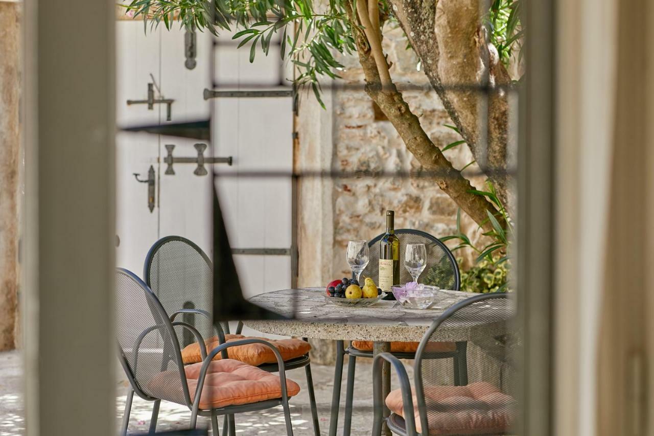 Mediterranean Holiday House & Apartments コトル エクステリア 写真