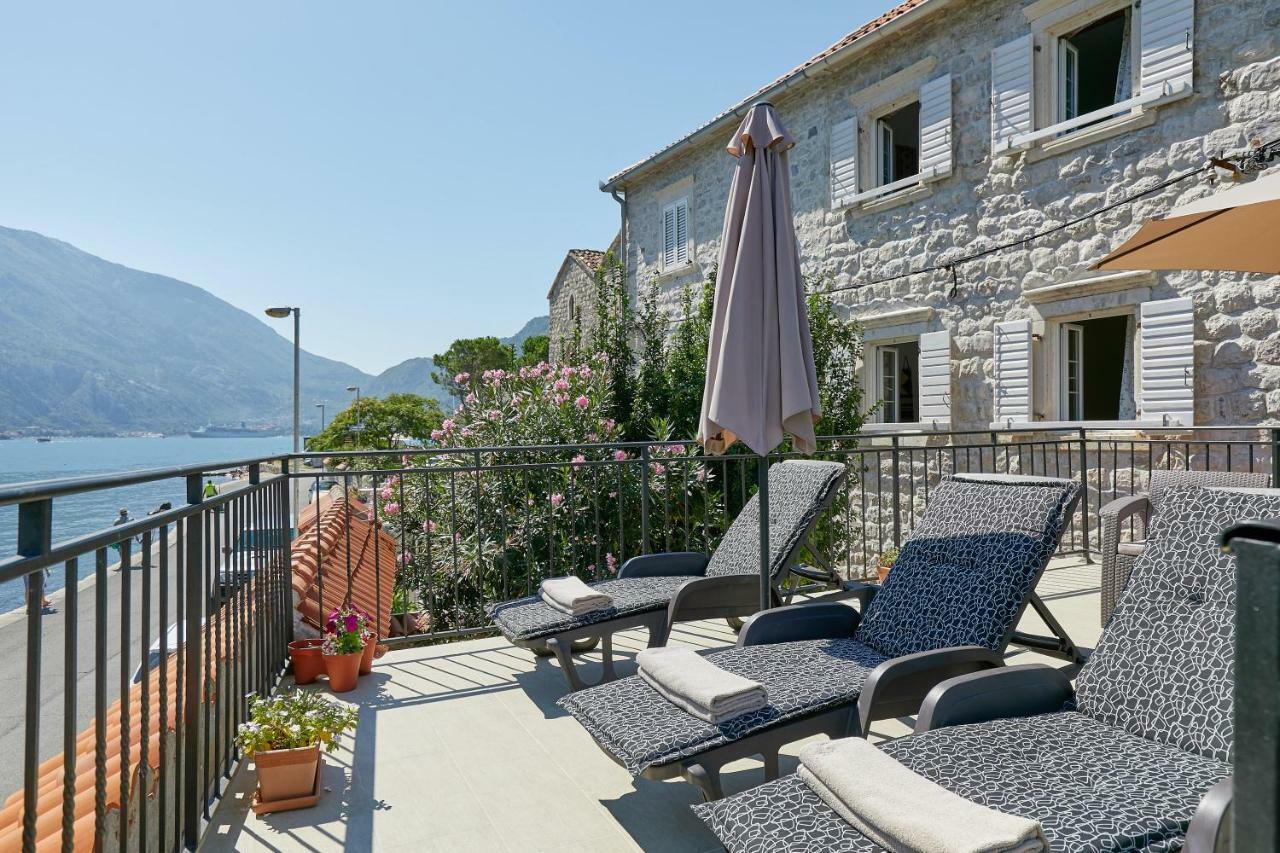 Mediterranean Holiday House & Apartments コトル エクステリア 写真