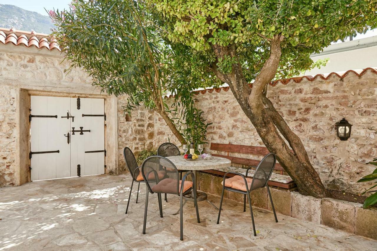 Mediterranean Holiday House & Apartments コトル エクステリア 写真