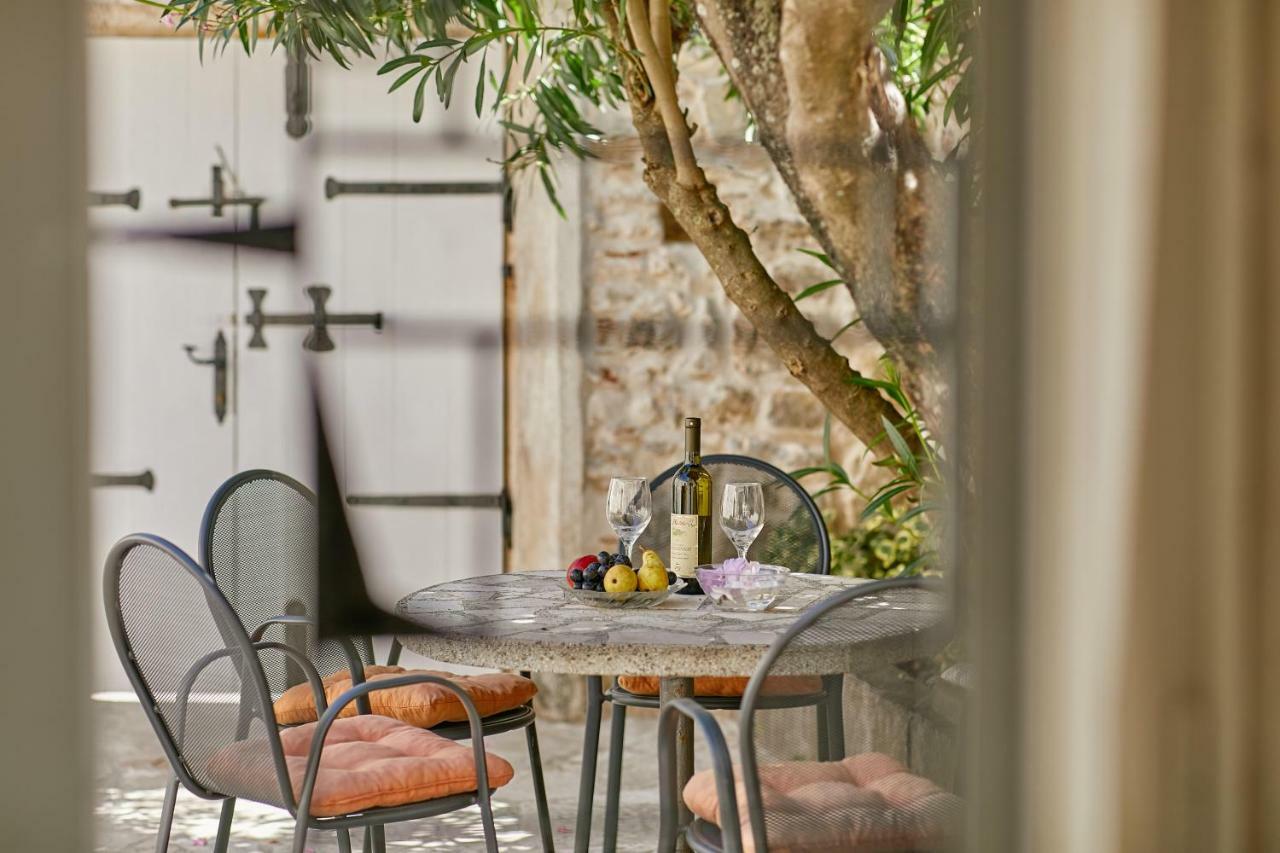 Mediterranean Holiday House & Apartments コトル エクステリア 写真