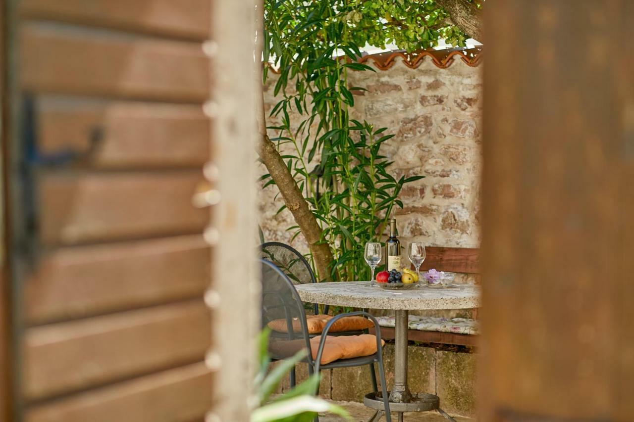 Mediterranean Holiday House & Apartments コトル エクステリア 写真