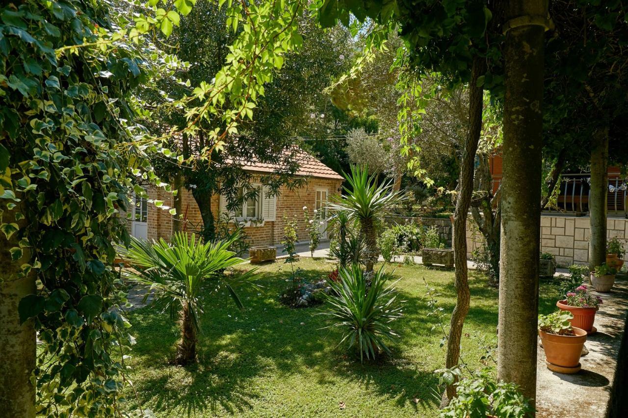 Mediterranean Holiday House & Apartments コトル エクステリア 写真