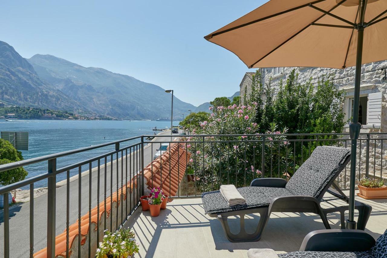Mediterranean Holiday House & Apartments コトル エクステリア 写真