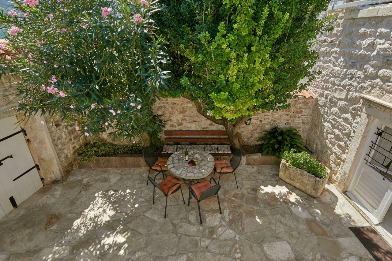 Mediterranean Holiday House & Apartments コトル エクステリア 写真