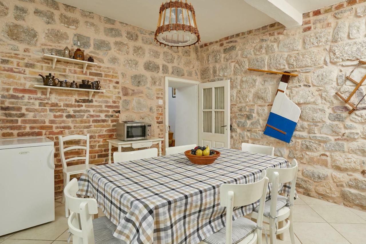 Mediterranean Holiday House & Apartments コトル エクステリア 写真