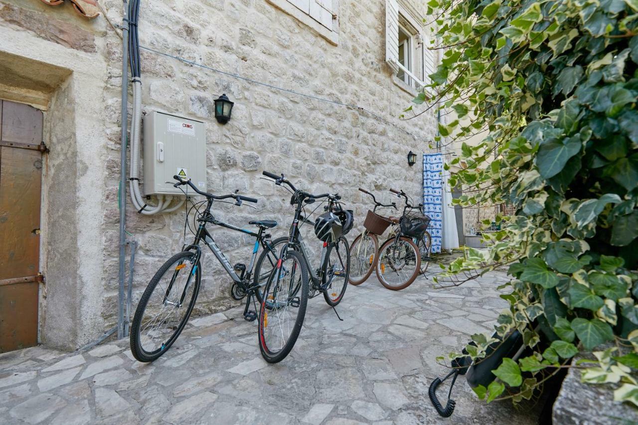 Mediterranean Holiday House & Apartments コトル エクステリア 写真