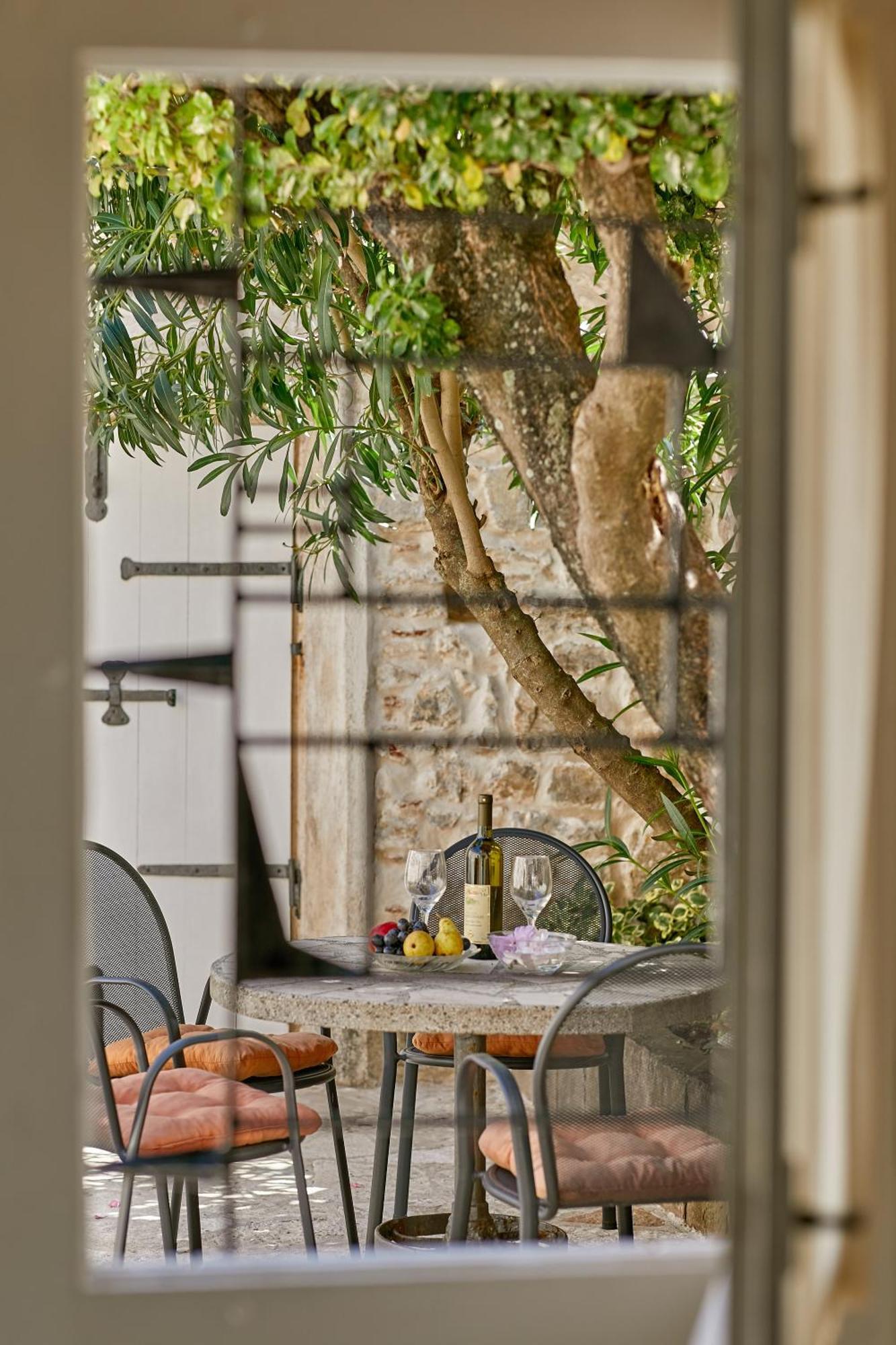 Mediterranean Holiday House & Apartments コトル エクステリア 写真