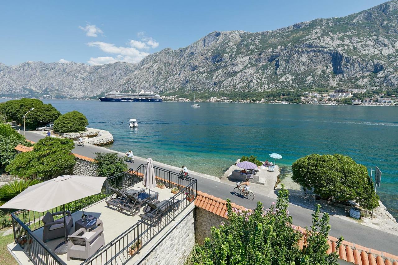 Mediterranean Holiday House & Apartments コトル エクステリア 写真